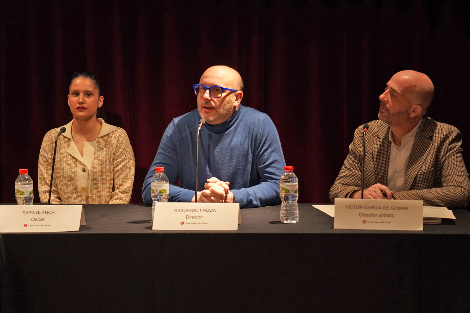 Sara Blanch, Riccardo Frizza i Víctor Garcia de Gomar durant la roda de premsa de 'Un ballo in maschera'.