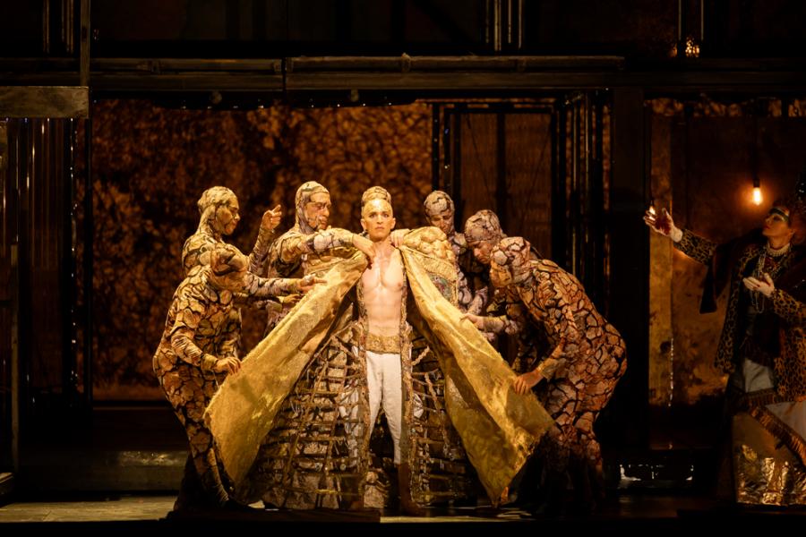 Akhnaten Liceu 3