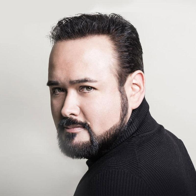 Javier Camarena.