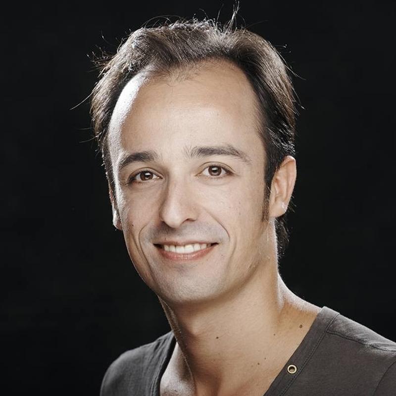 Albert Mora.
