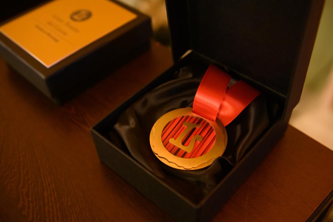 Medalla d'or del Liceu (© Antoni Bofill)
