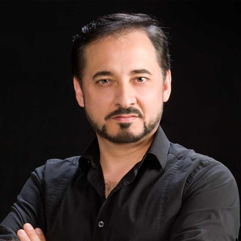 Alejandro Roy.